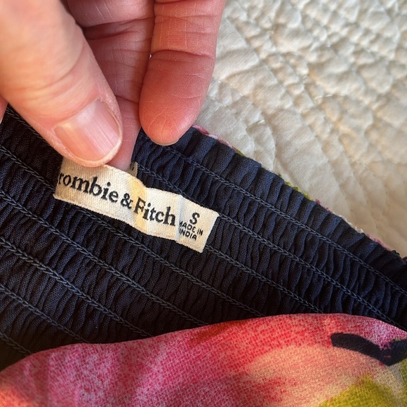 Abercrombie & Fitch Top Sweetheart Neckline Long Sleeves Pink Floral Small Crop - Picture 9 of 17